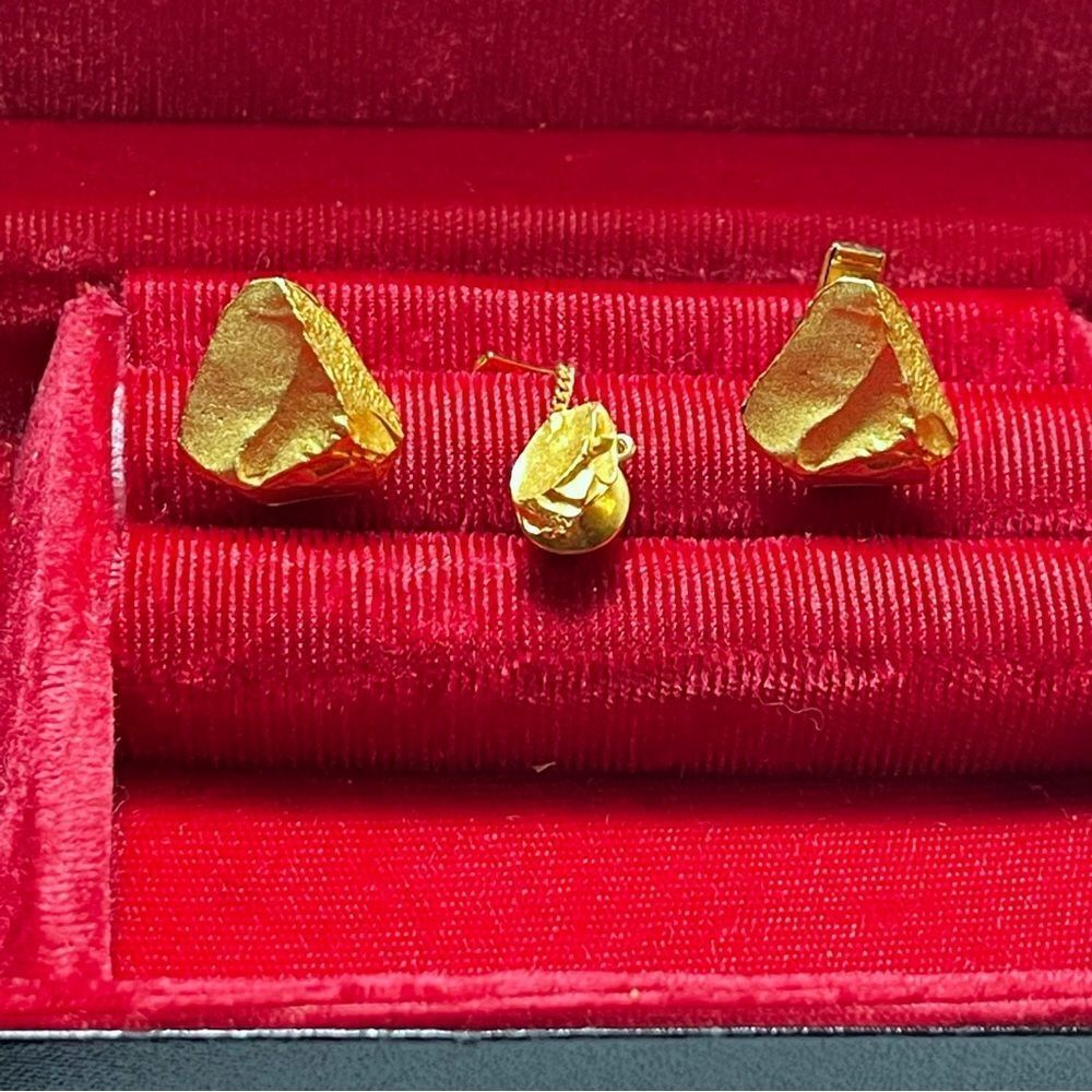 ⚫️⚫️⚫️ Vintage Signed Judy Lee Gold Nugget (not real gold) Cuff Links & Tie Tack